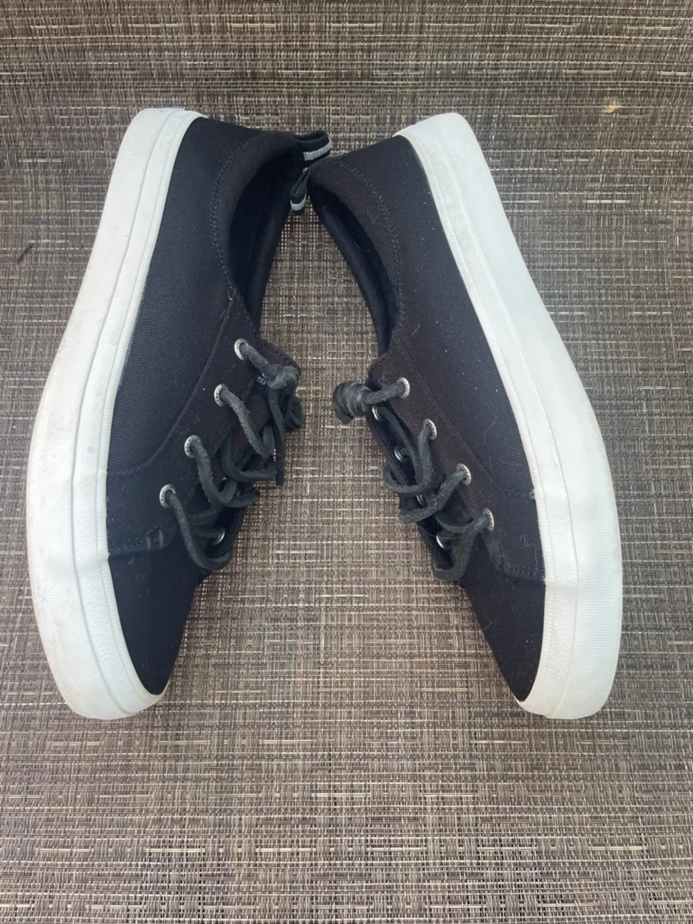 Sperry Crest Vibe sneakers in black very nice condition sz 8.5